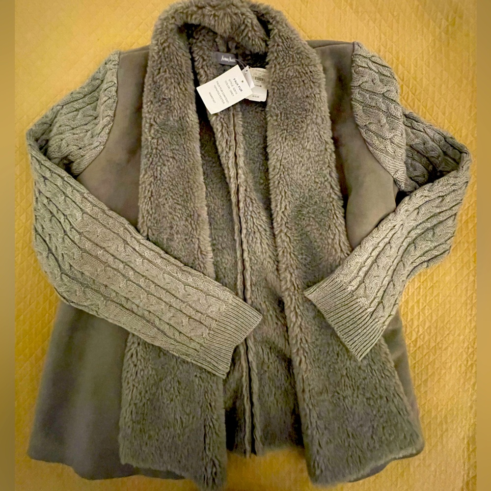 Neumann Marcus gray cable sleeves with faux fur and suede cardigan NWT